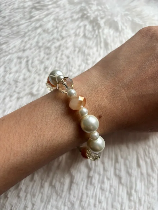 Pearl and Faceted Bead Stretch Bracelet - White and Amber - Picture 2 of 5
